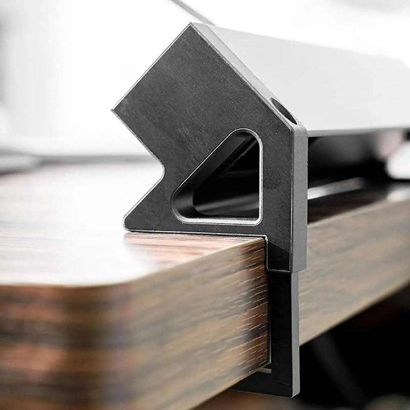 ELBE® Multipresa da scrivania 3 Posti da tavolo 2 USB, Presa Multipla con interruttore, protezione da sovratensione, metallo, cavo da 1.5 con supporti Adatto per uffici, officine e cucine - EL4103KU-IT Elbe-Welt.de