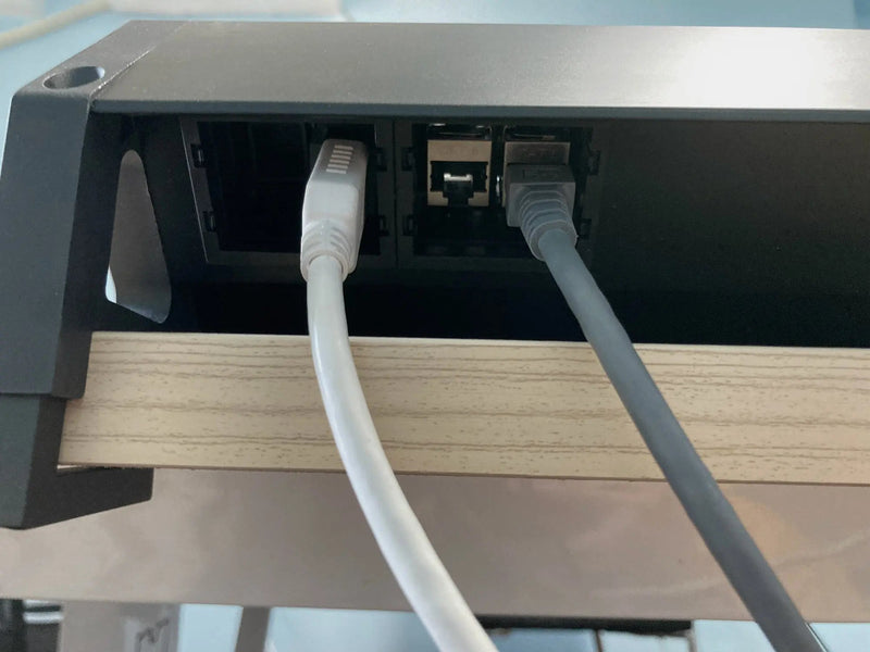 Elbe Inno Tischsteckdose EL4103URH 3 Fach, mit 2 USB, 2 RJ45, HDMI, klemmbare Mehrfachsteckdose mit Kindersicherheitsschutz aus Aluminium und flammhemmender Kunststoff, 1,5m Anschlusskabel, für Büro, Küche Elbe-Welt.de